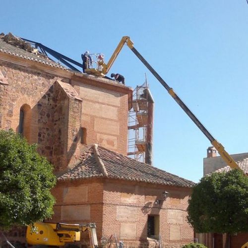 Reparación cubierta Parroquia San Bartolomé Apóstol Valenzulea