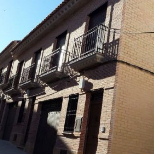 Tres-viviendas-unifmiliares-en-Almodovar-del-Campo
