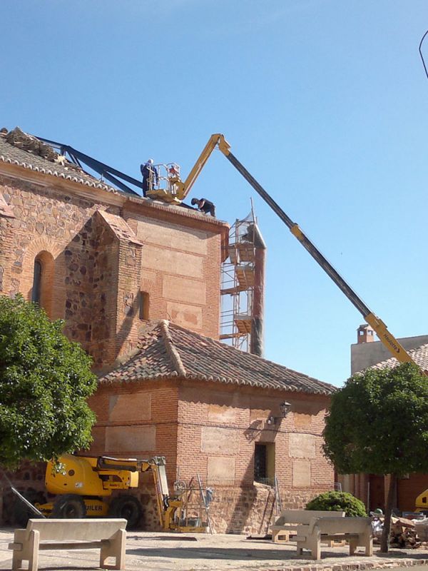 Reparación cubierta Parroquia San Bartolomé Apóstol Valenzulea