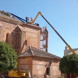 Reparación cubierta Parroquia San Bartolomé Apóstol Valenzulea